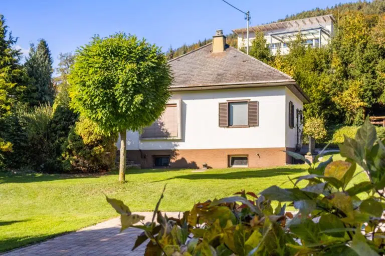 Bungalow kaufen in Pörtschach mit großem Baugrundstück